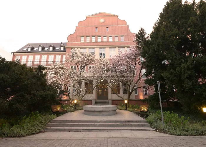 Daire In Historic Heart Of